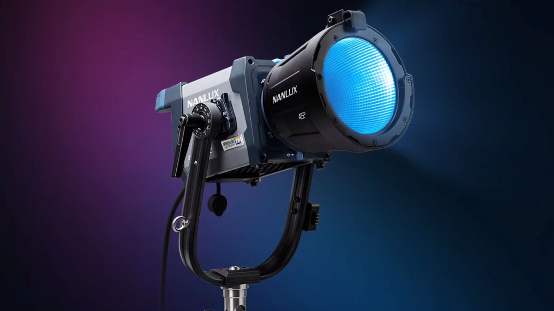 NANLUX Evoke 150C Compact Full-Color Light Announced