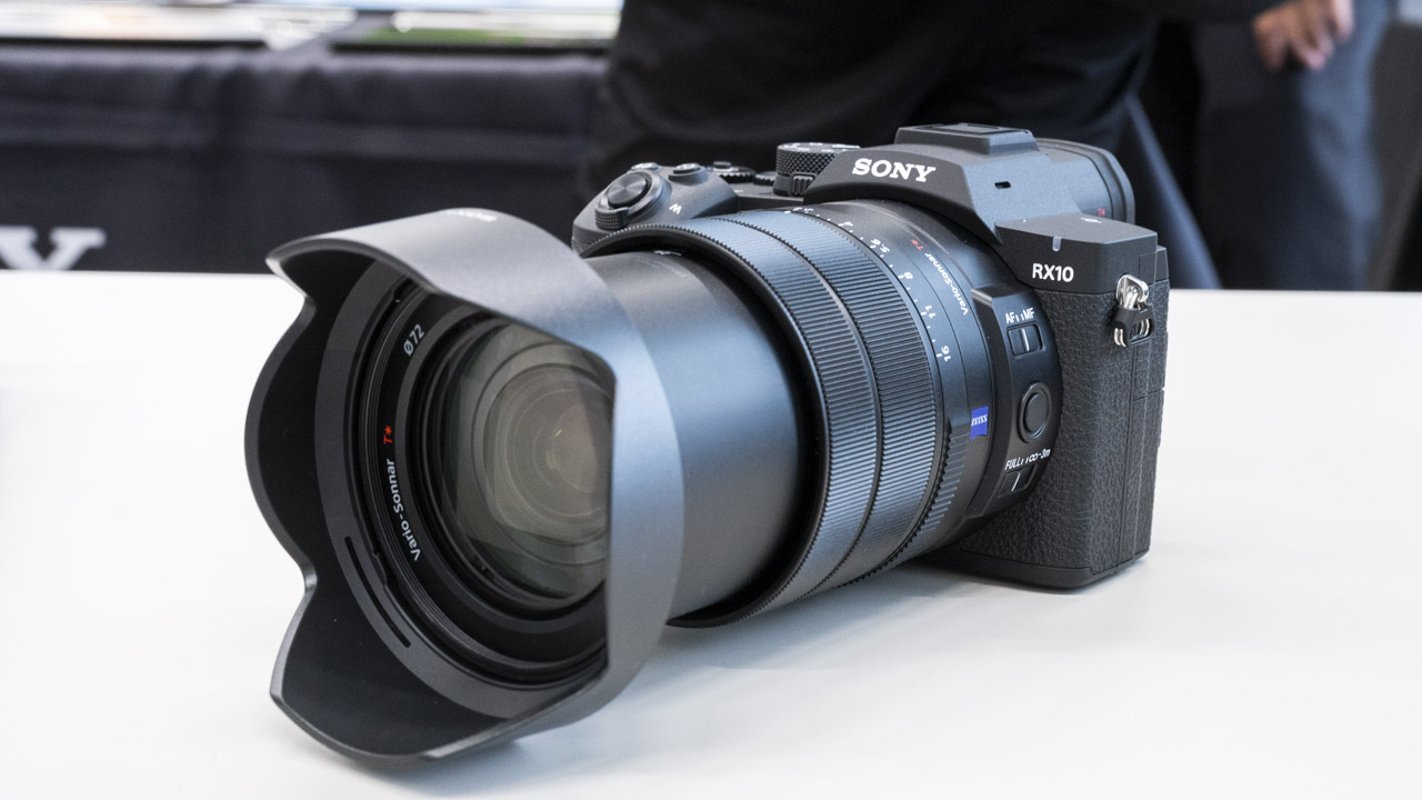Sony RX10 V Bridge Camera Unveiled